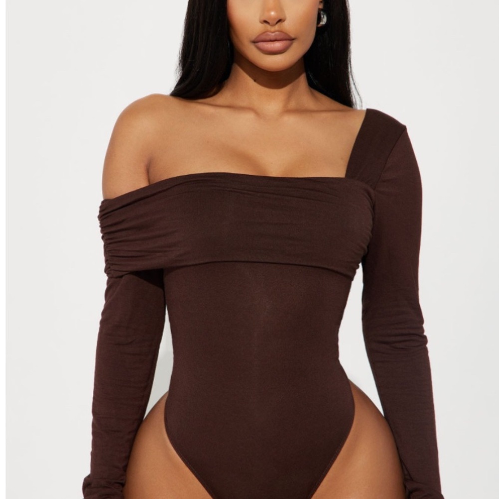 Fashion Nova Chocolate Asymmetrical Bodysuit
